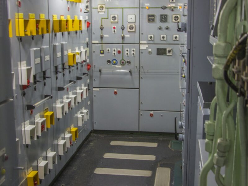 submarine-6888294_1920