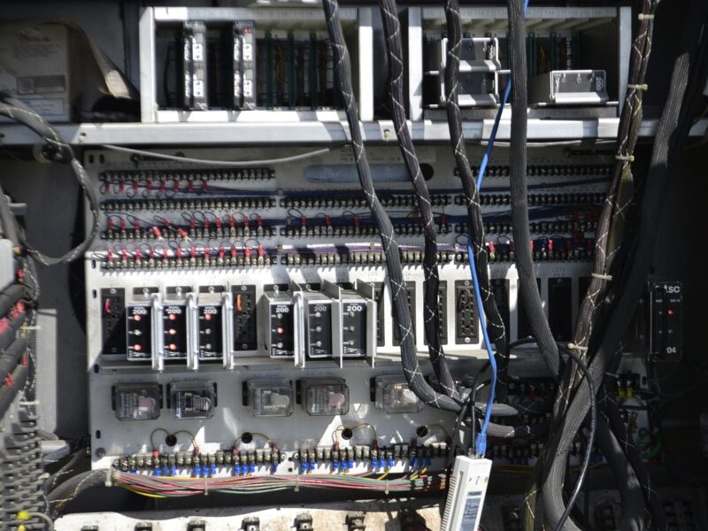 traffic-signal-control-board-2731124_1280